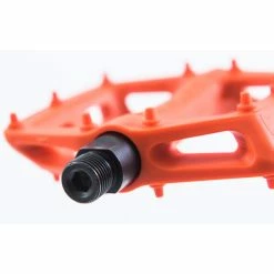 Pédales Plates DMR V6 (plastique) -Promos Pédales et pièces Boutique dmr v6 pedal orange angle